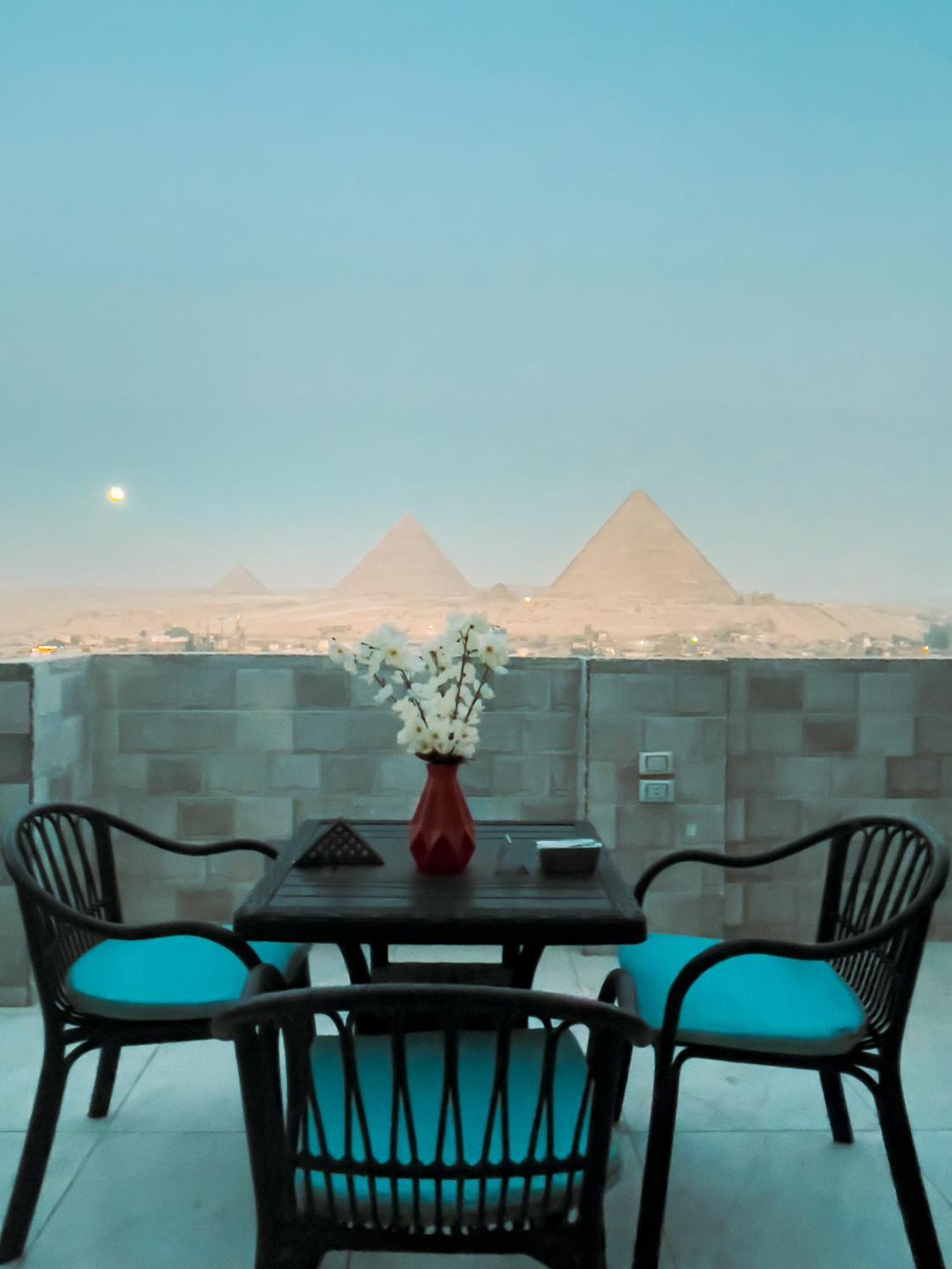 Jumeirah Pyramids View Inn *