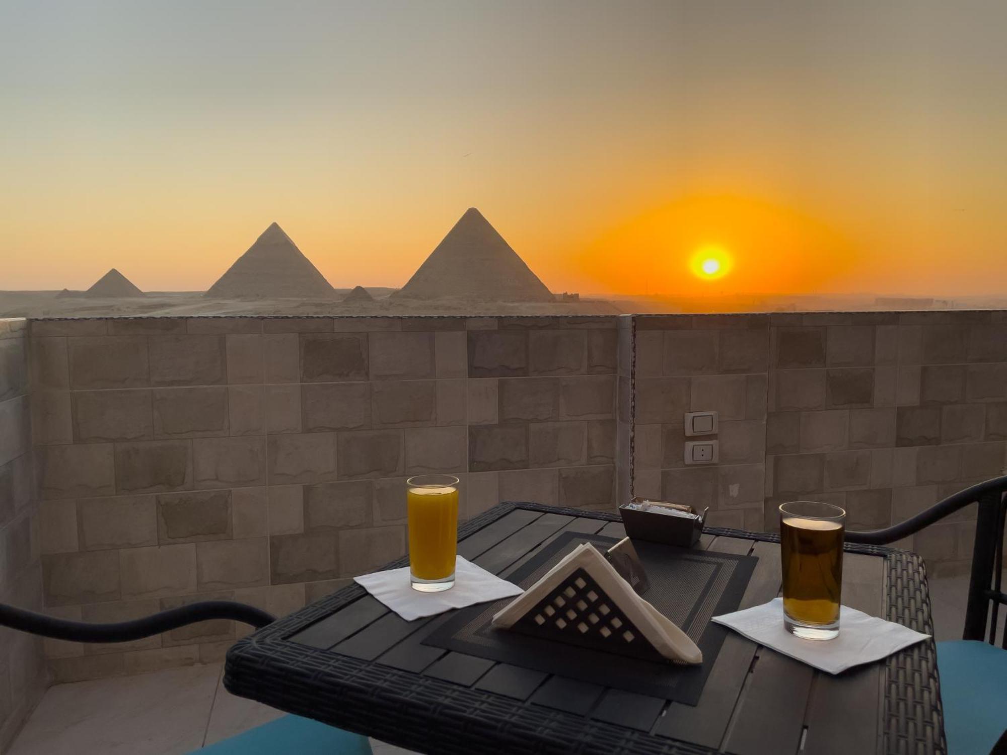 Jumeirah Pyramids View Inn Hotel *